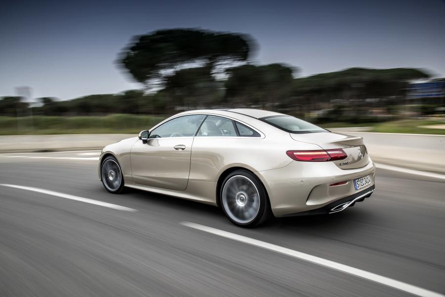  Mercedes-Benz E300 AMG Line Coupe 2017 года  (WW) (фото 7 из 20)